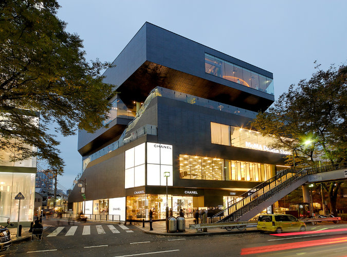 In Tokyo, Brand-Name Stores by Brand-Name Architects