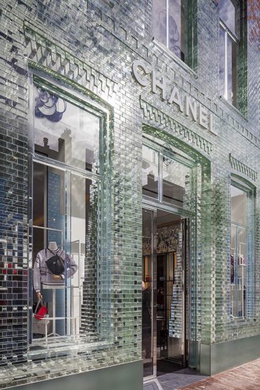 Mvrdv complete crystal houses amsterdam, a flagship store with a replica façade made entirely out of glass