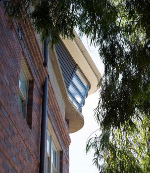 The bow window penthouse / luigi rosselli architects