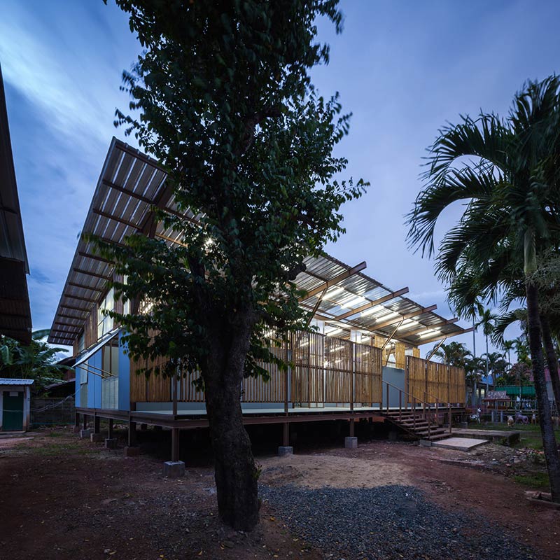 Baan nong bua school /  junsekino architect and design