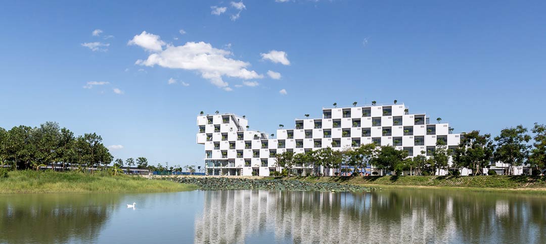 The administration building of FPT university / Vo Trong Nghia Architects