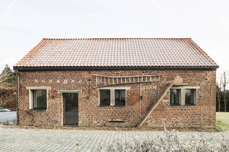 Stable in west flanders / studio farris architects