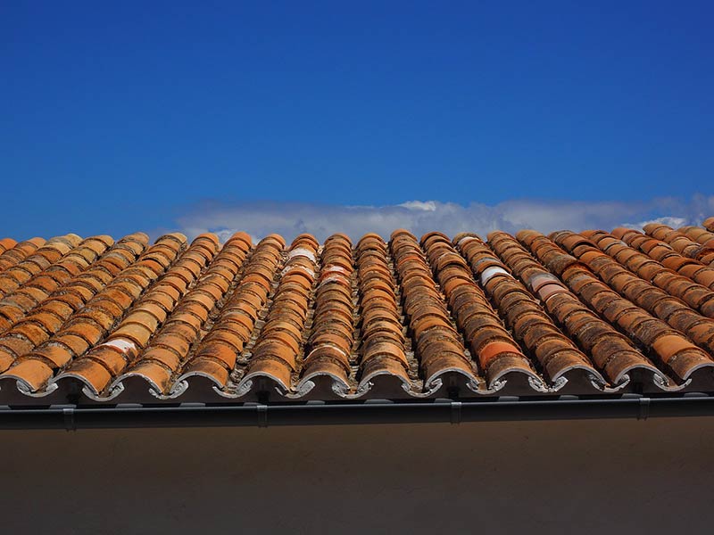 Things to Consider Before Performing Maintenance on a Flat Roof