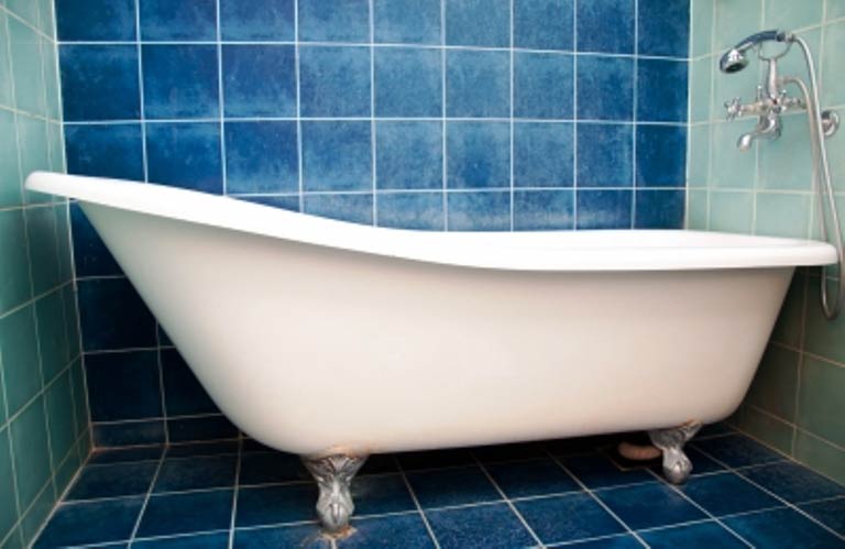 What to consider before buying a freestanding bath