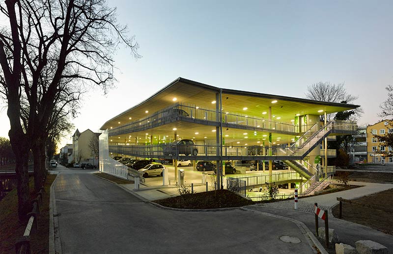 New car park at the city hall area in kolbermoor / behnisch architekten
