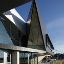 Glasshouse community and function centre / croxon ramsay
