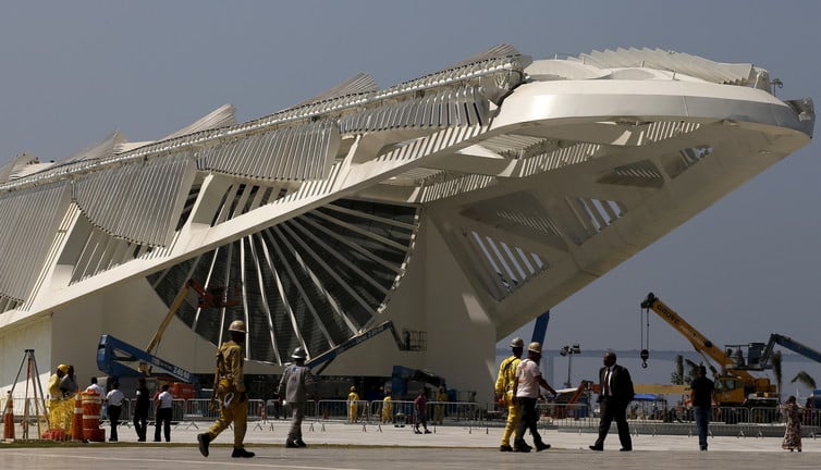 As the Olympics approach, stains on Rio’s architecture, infrastructure