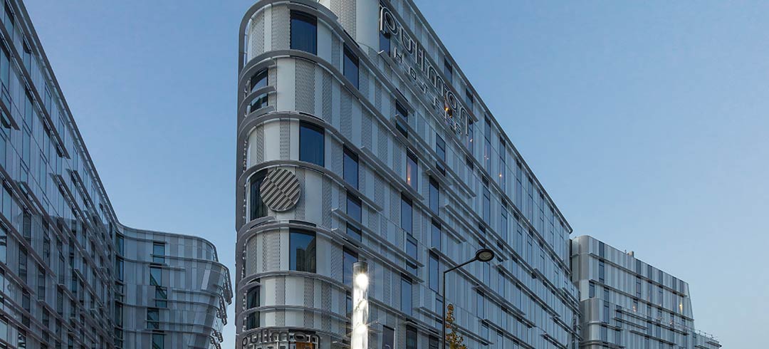 Ibis Styles & Pullman hotels in Roissypôle / Arte Charpentier Architectes