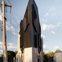 The acute house / oof! Architecture