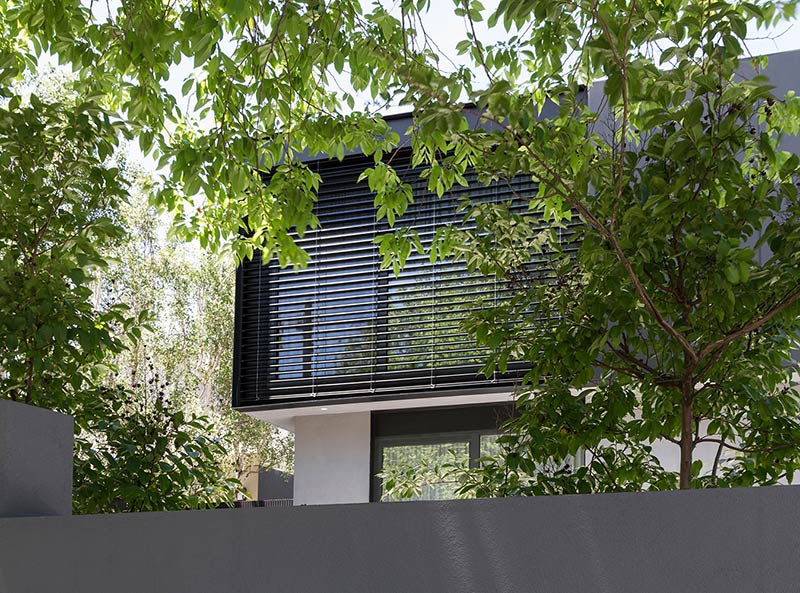 Kooyongkoot road residence / b. E architecture