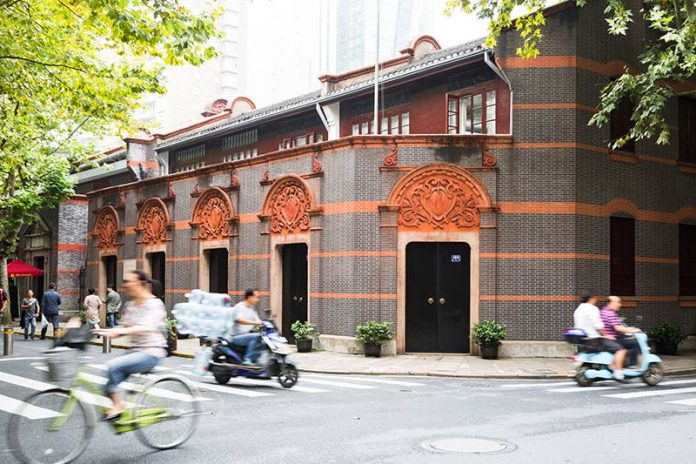 Shanghai Dwellings Vanish, and With Them, a Way of Life
