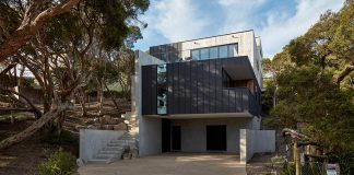 Blairgowrie Beach House / DX Architects