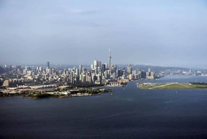 Toronto - Waterfront of dreams