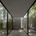 Meakins road residence / b. E architecture