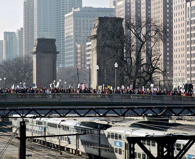 Women’s march protesters on the van buren street bridge in chicago
