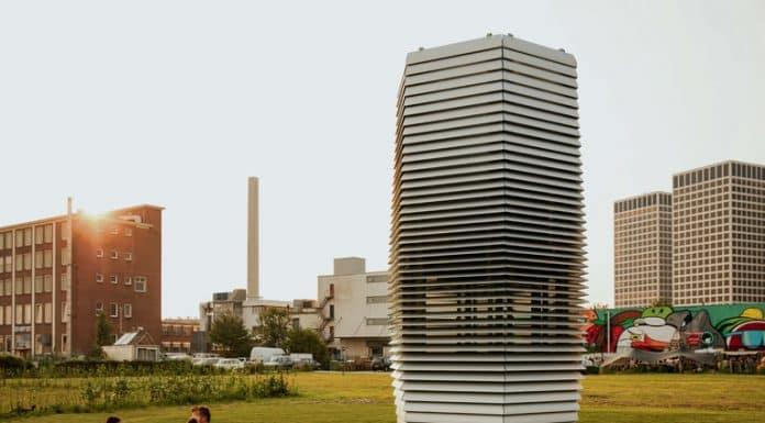 A 23-Foot-Tall Air Purifier Gets a Tryout in Smoggy Beijing