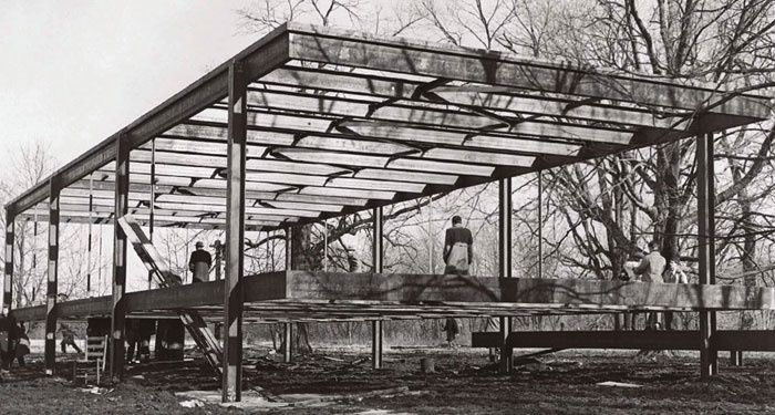 The Farnsworth House By Mies Van Der Rohe | Classics On Architecture Lab 11 Edith farnsworth house construction, winter 1949-50; courtesy myron goldsmith fonds collection centre canadien dโarchitecture, montrรฉal