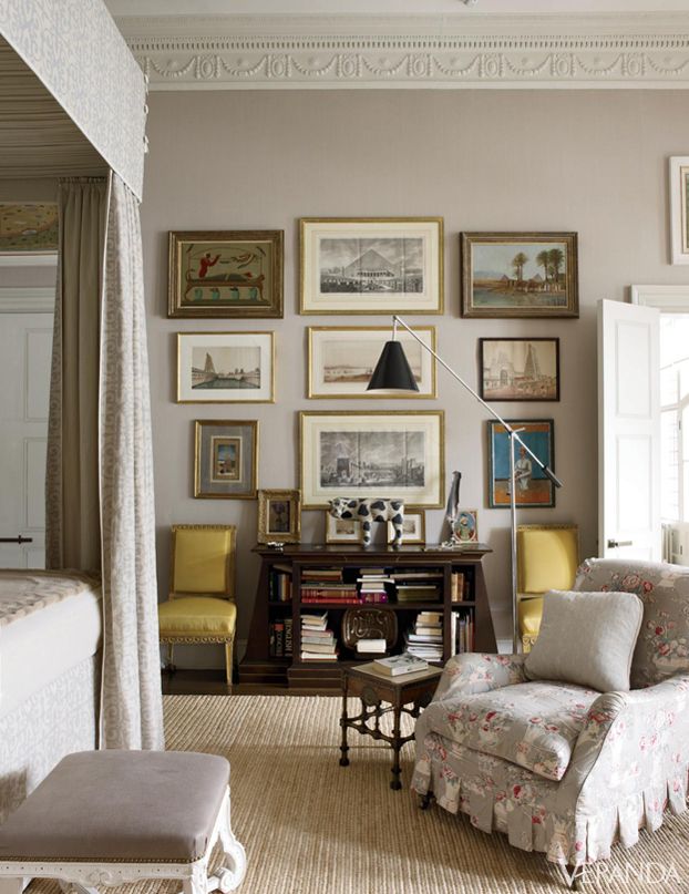 Traditional taupe living room color