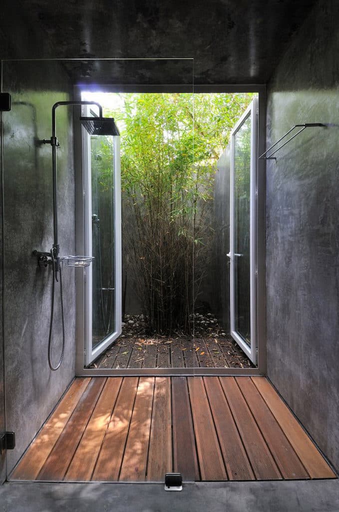 The simple yet elegant shower connected with the rear deck