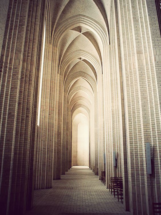 Road to the cathedral vault