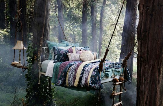Suspended tree bed
