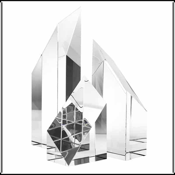 Set de 3 pieces de decoration en verre cristal clair 24 pyramidale