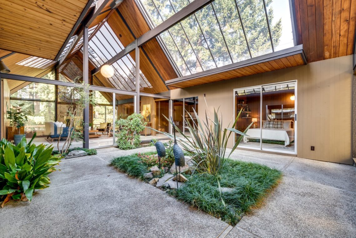 29 Mid-Century Homes – Exterior And Interior Examples &Amp; Ideas 363 A-frame mid-century home in oregon