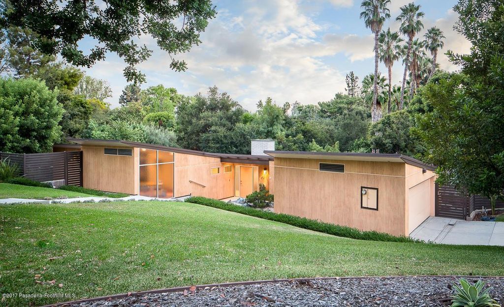 29 Mid-Century Homes – Exterior And Interior Examples &Amp; Ideas 316 Kristen wiig’s mid-century home