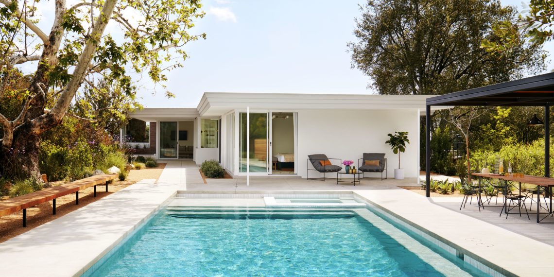 29 Mid-Century Homes – Exterior And Interior Examples &Amp; Ideas 339 Mandy moore’s mid-century home