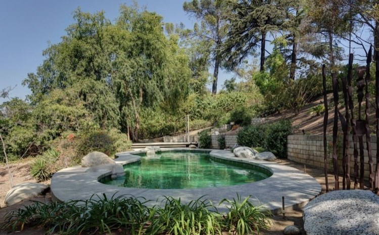 29 Mid-Century Homes – Exterior And Interior Examples &Amp; Ideas 277 Meryl streep’s mid-century california home