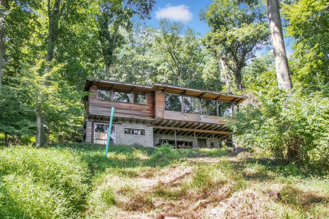 29 Mid-Century Homes – Exterior And Interior Examples &Amp; Ideas 312 Mid-century house outside new york city