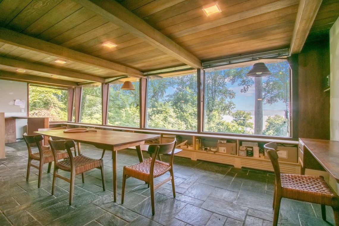 29 Mid-Century Homes – Exterior And Interior Examples &Amp; Ideas 309 Mid-century house outside new york city