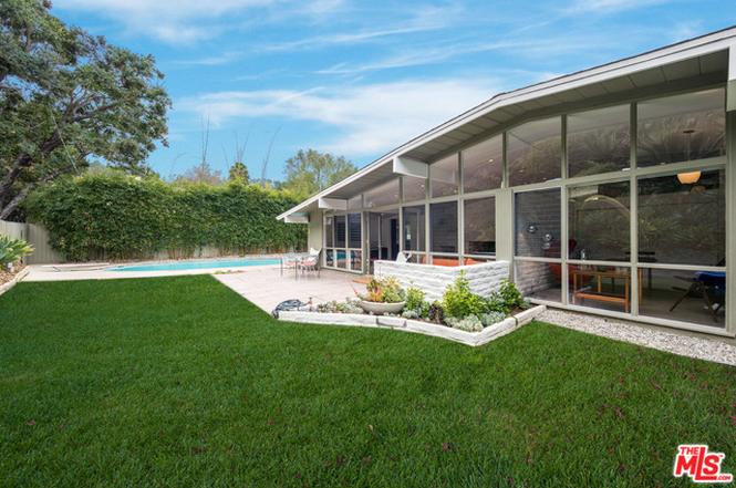 29 Mid-Century Homes – Exterior And Interior Examples &Amp; Ideas 285 Mid-century house in encino hills