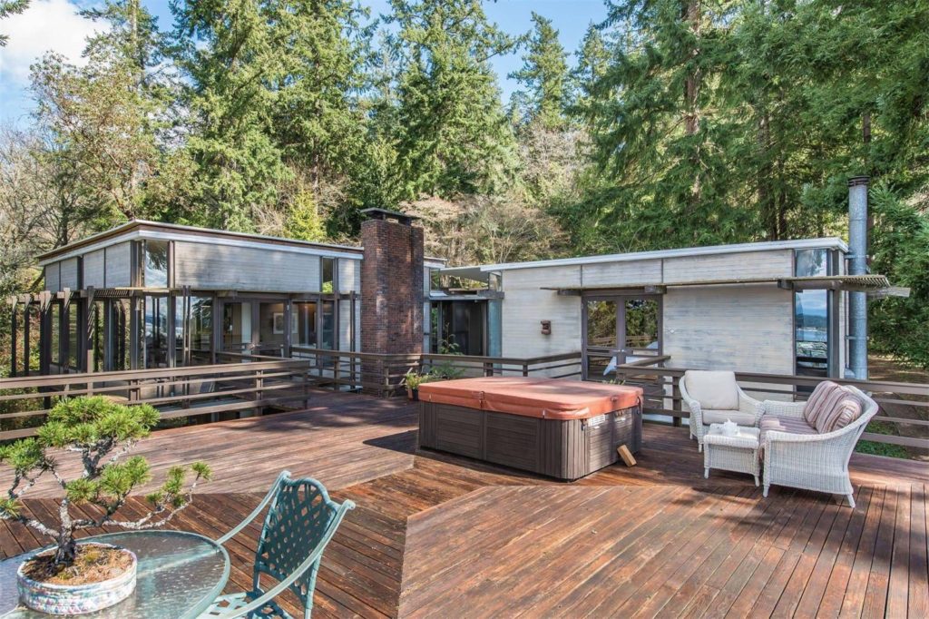 29 Mid-Century Homes – Exterior And Interior Examples &Amp; Ideas 320 Mid-century modern home on bainbridge island