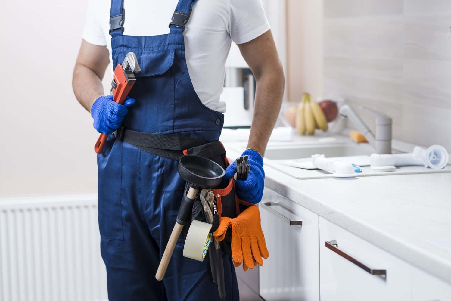 Hiring an emergency plumber costs 4