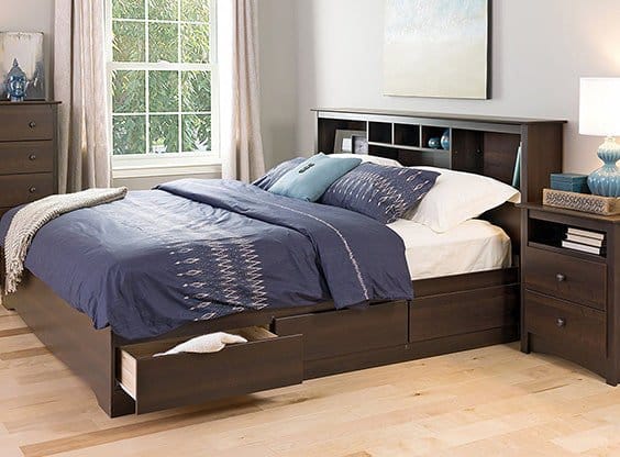 Platform bed with drawers