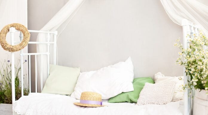 Bedroom in Provence style in loft Studio
