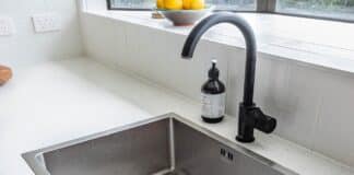 Do Undermount Sinks Have Faucet Holes