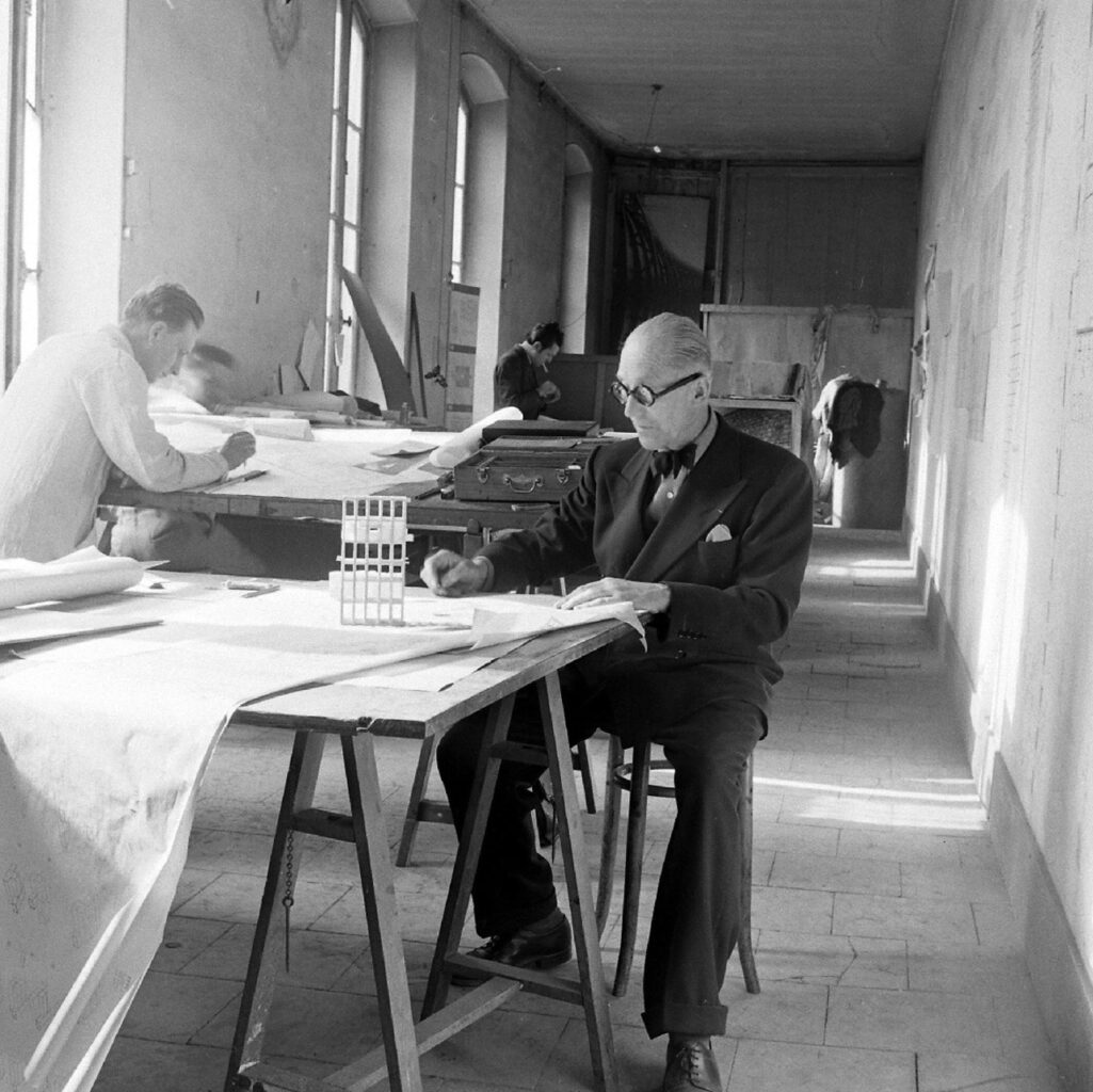 Le Corbusier: Biography, Works, Awards 34 Le corbusier and his collaborators in the workshop on rue de sèvres 35 in paris