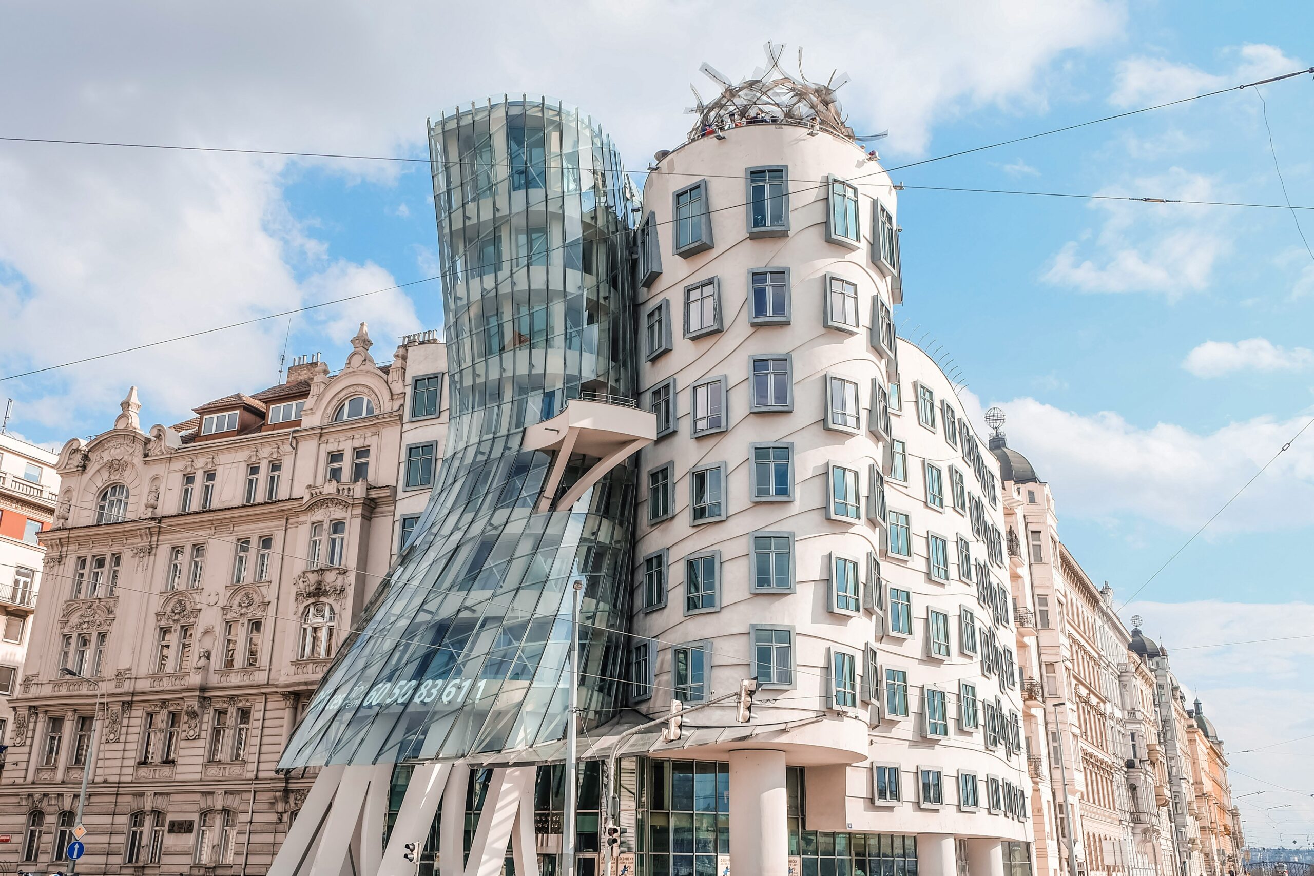 Frank Gehry: Biography, Works, Awards 56 Dancing house - prague, czechia - © alice (thewonderalice)