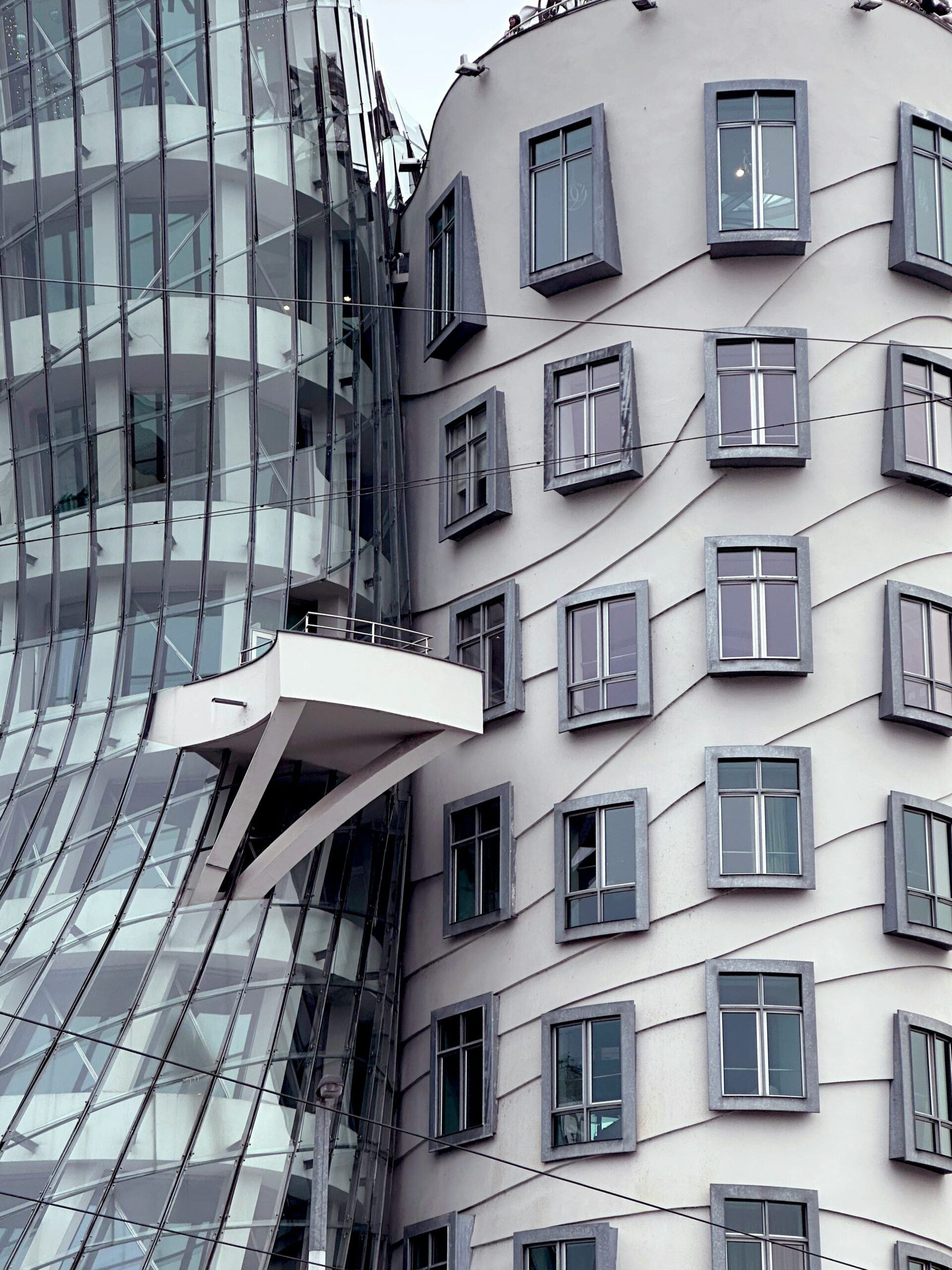 Frank Gehry: Biography, Works, Awards 57 Dancing house - prague, czechia - © rosie mkrtchyan