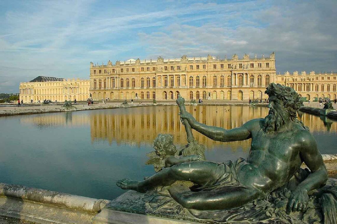 Early baroque architecture: palace of versailles, france - constructed by king louis xiv in the 17th century. - © marc vassal