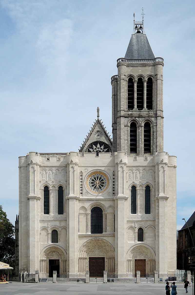 Early gothic architecture: basilica of saint-denis, paris, france - designed by abbot suger, the first gothic structure, pioneering key elements of gothic architecture. - © thomas clouet