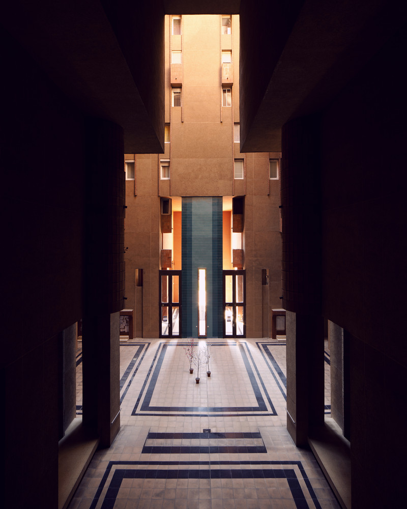 Futuristic social housing architecture walden by ricardo bofill inner courtyard detail © ricardo bofill