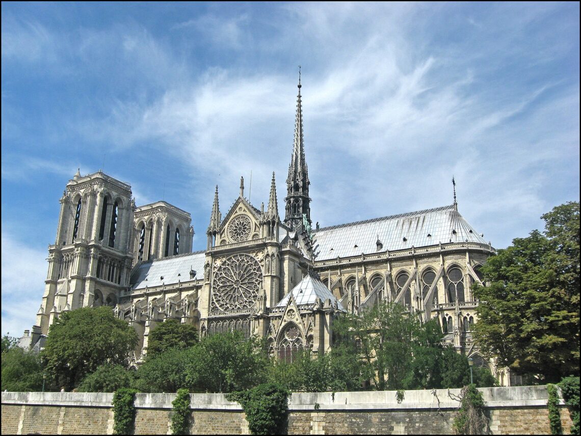 Gothic architecture: notre-dame de paris, france - construction began in 1163, completed in 1345. - © corbis