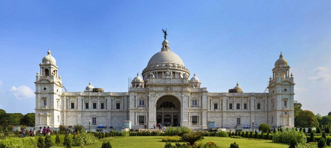 Late victorian architecture: victoria memorial hall, kolkata, india - displaying the era’s indo-saracenic revival style. - © subhrajyoti