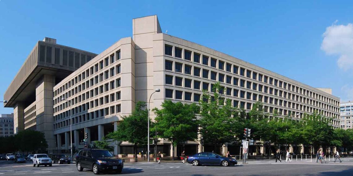 Mid-1970s brutalist government building: fbi headquarters, washington d. C. , united states - designed by charles f. Murphy and associates, completed in 1975. - © cisko