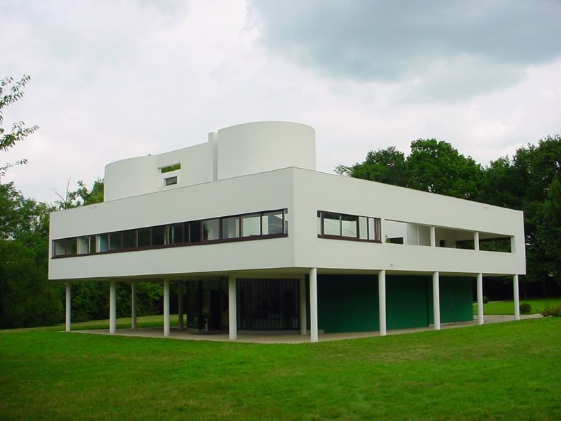 Modernist architecture: villa savoye, poissy, france - designed by le corbusier, completed in 1931. - © valueyou