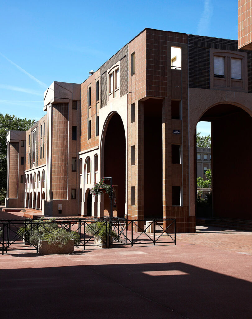 Les arcades du lac, versailles, france - designed by ricardo bofill