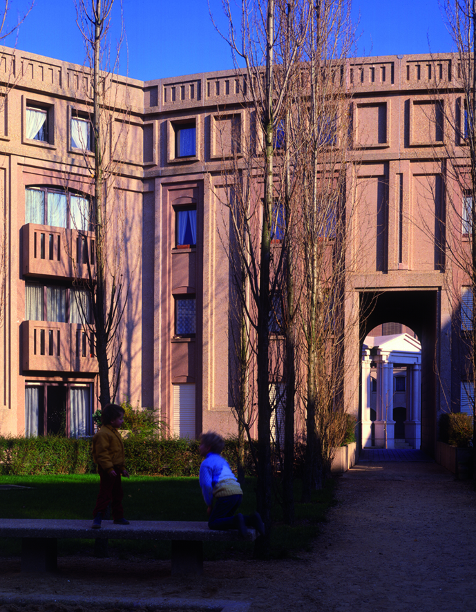 Postmodern social housing architecture les arcades du lac versailles france designed by ricardo bofill completed in 1982 © ricardo bofill 4